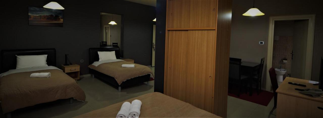 Hotel Ambasador Bitola Kültér fotó